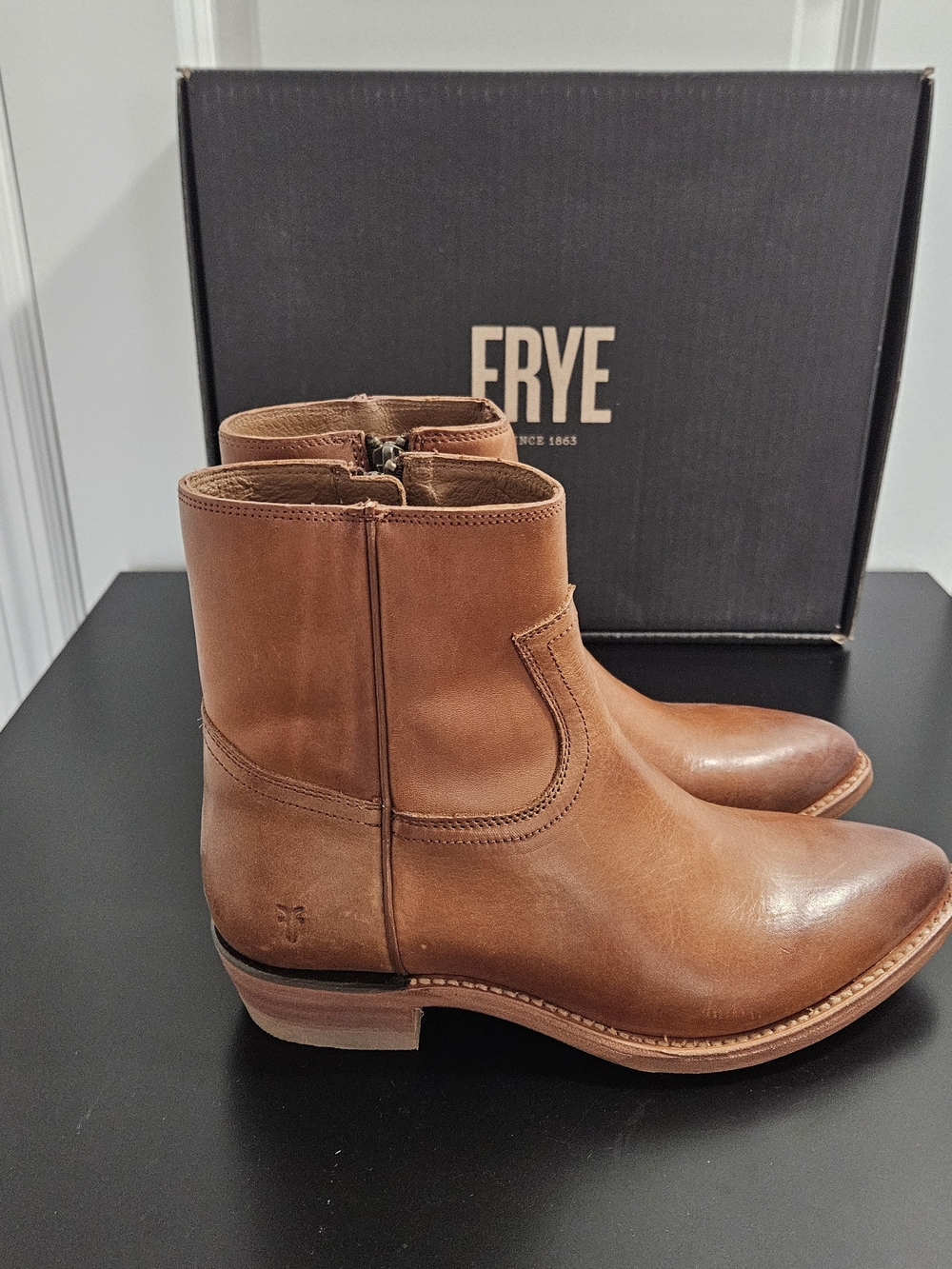NIB FRYE Womens Billy Inside Zip Ankle Boots - Caramel Size 8M - Picture 4 of 13